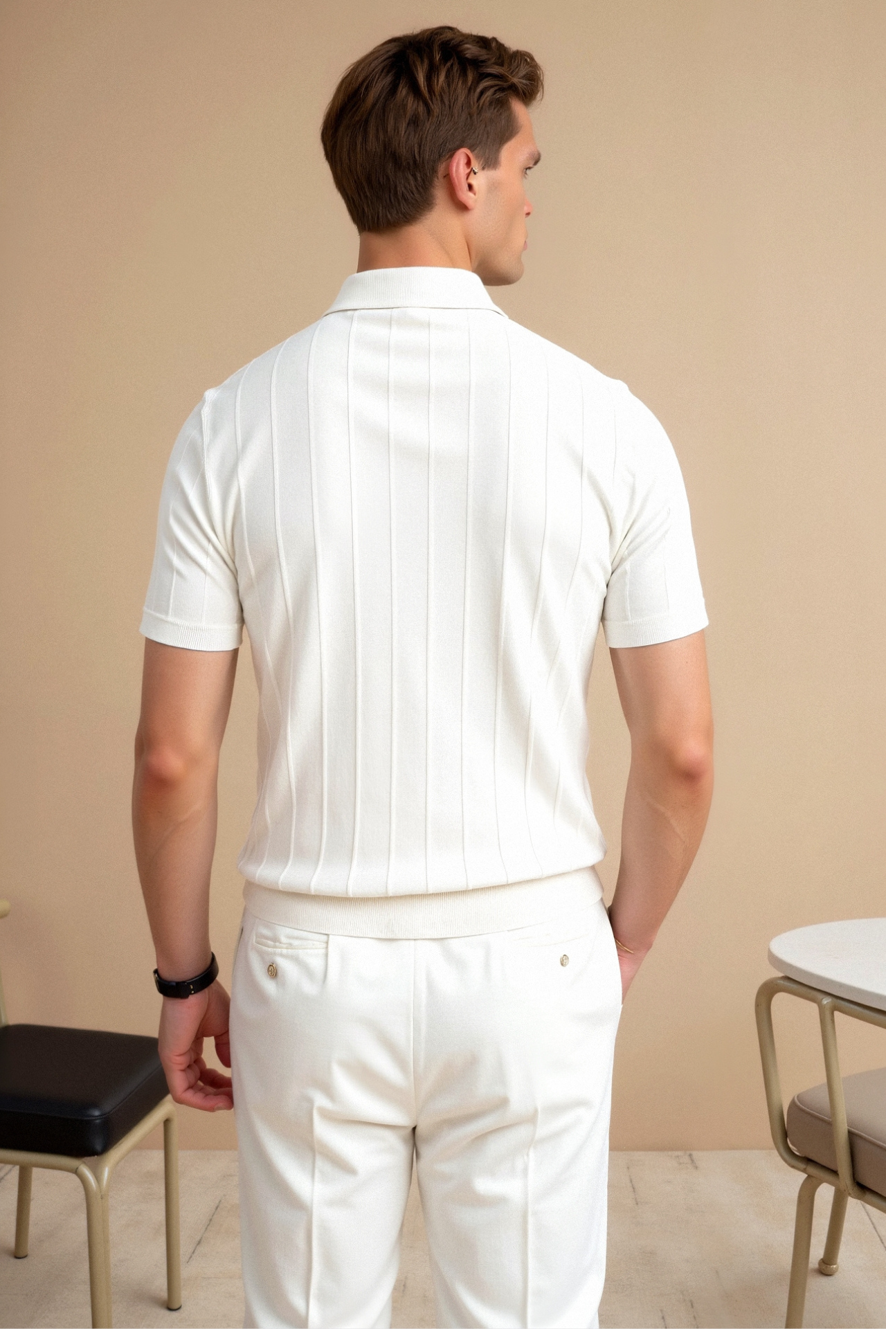 Poloshirt mit vertikalen Streifen