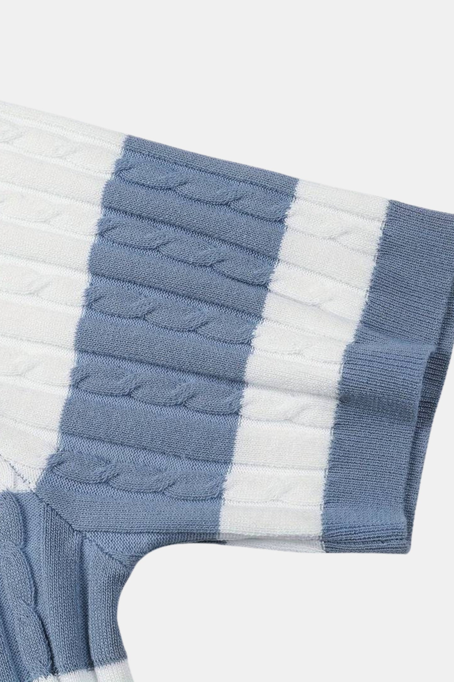 Blau-Creme Sommer-Polo