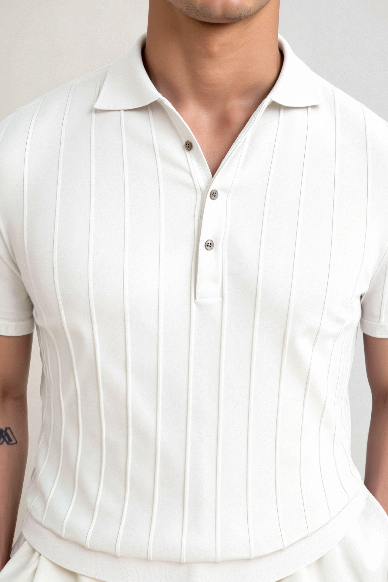 Poloshirt mit vertikalen Streifen
