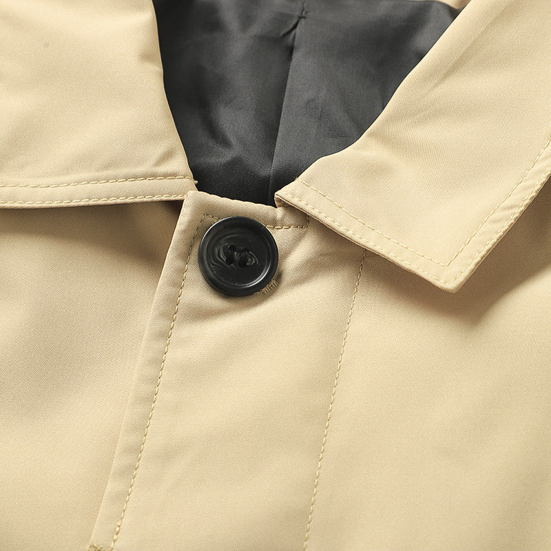 Klassische minimalistische Trenchcoat