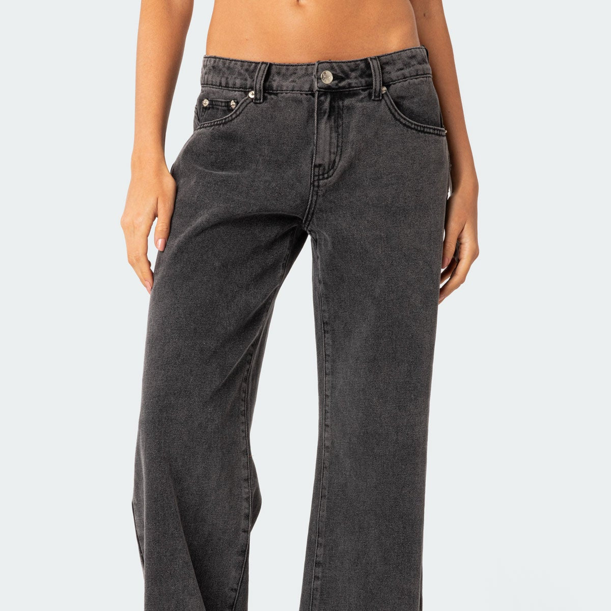 Jeans mit niedriger Taille und weitem Bein