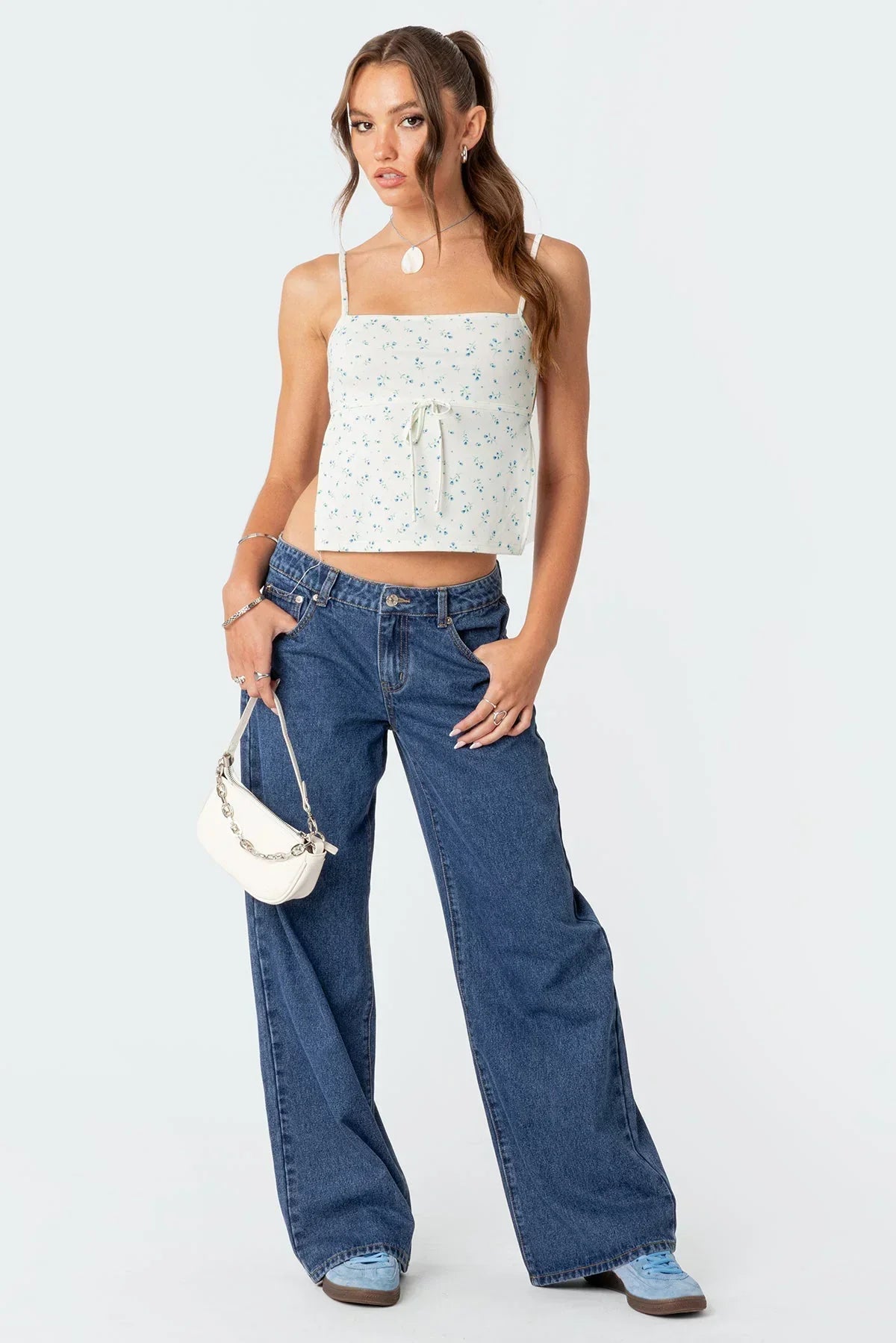 Jeans mit niedriger Taille und weitem Bein