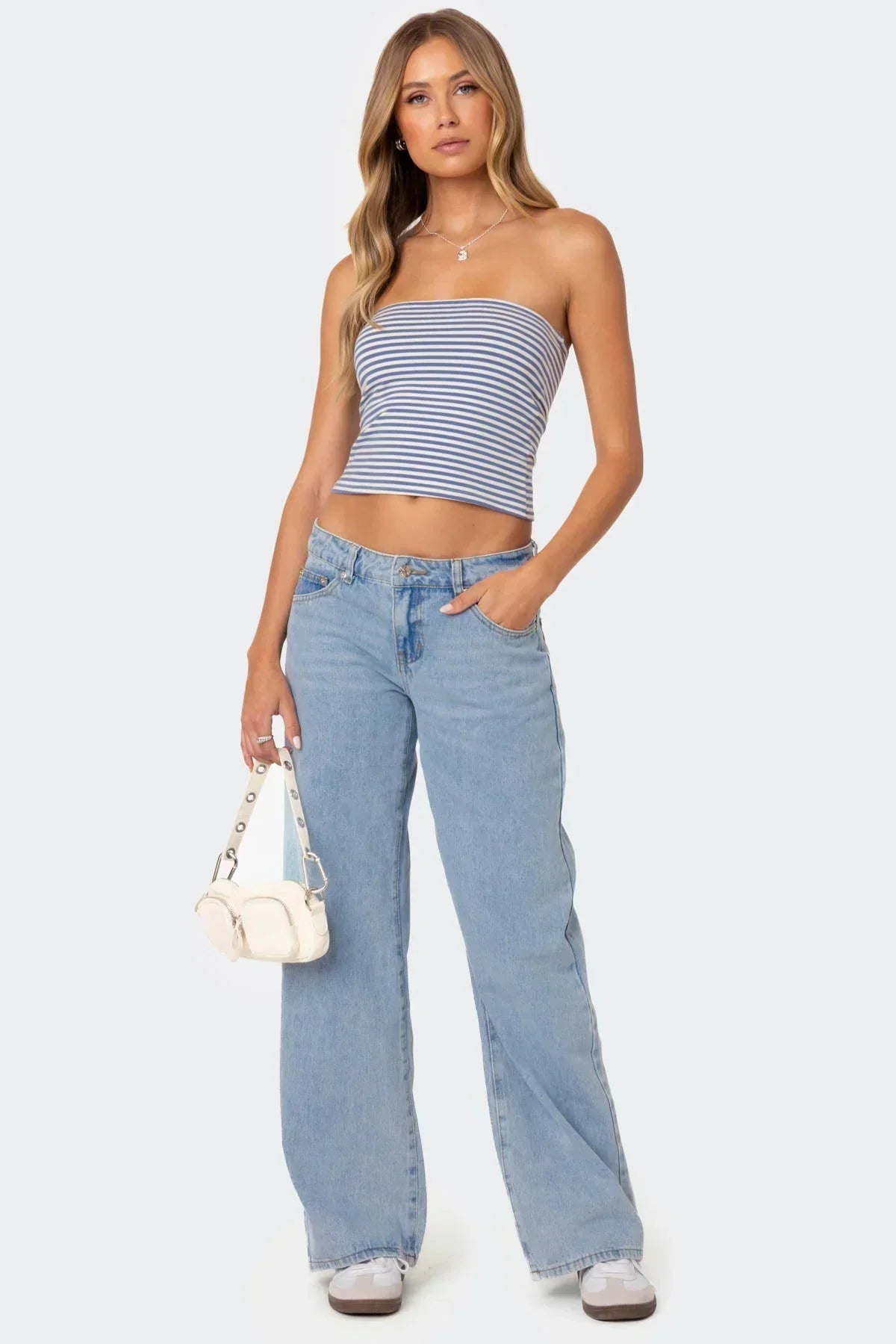 Jeans mit niedriger Taille und weitem Bein