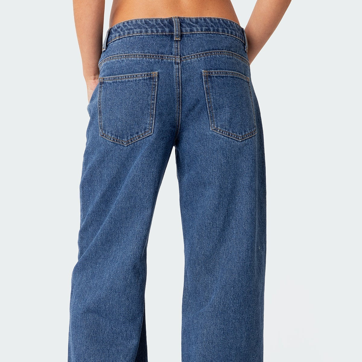 Jeans mit niedriger Taille und weitem Bein